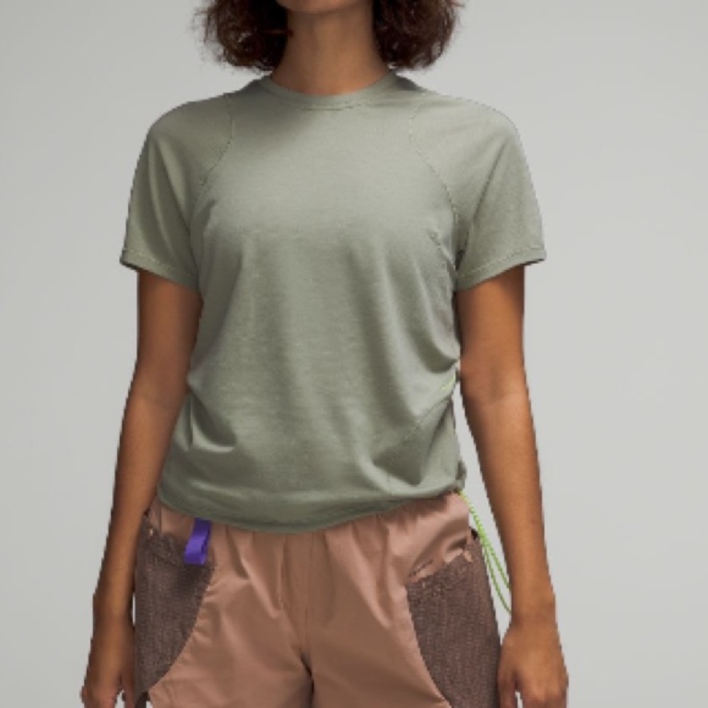 Lululemon light weight hiking tee shirt